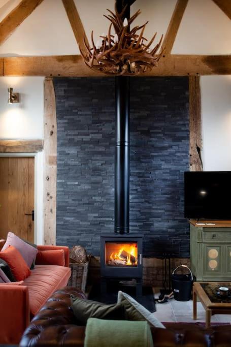 The Cart House - Beautiful Contemporary Barn - Hot Tub Apartment Bridgnorth Exterior photo