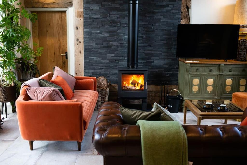 The Cart House - Beautiful Contemporary Barn - Hot Tub Apartment Bridgnorth Exterior photo