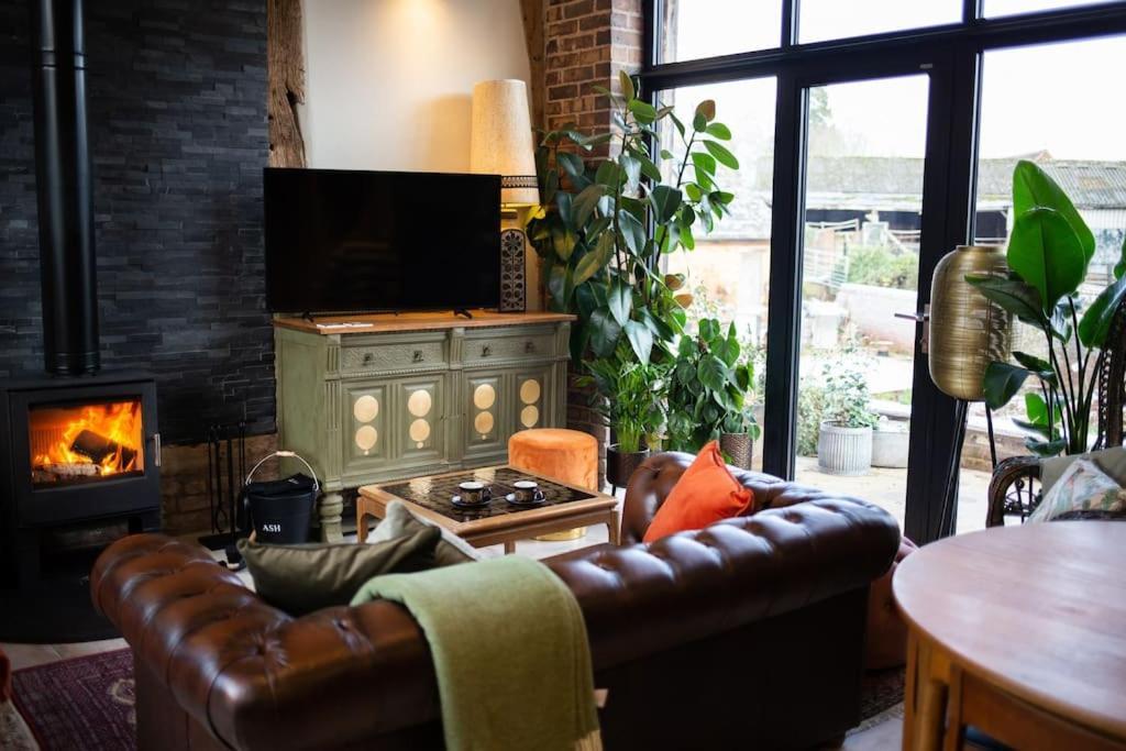 The Cart House - Beautiful Contemporary Barn - Hot Tub Apartment Bridgnorth Exterior photo