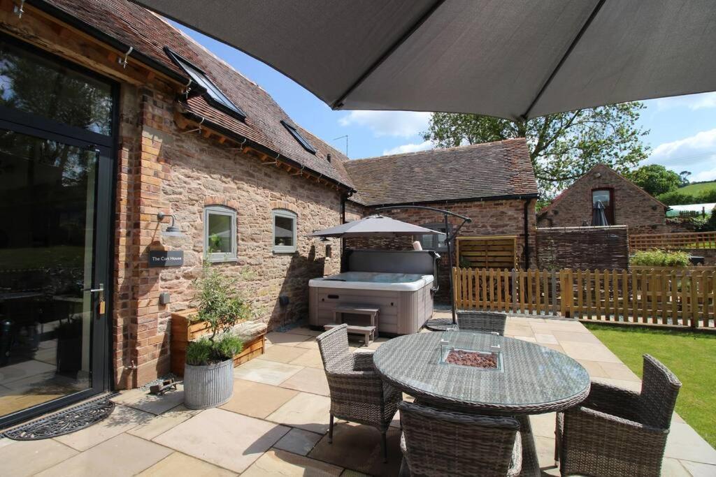 The Cart House - Beautiful Contemporary Barn - Hot Tub Apartment Bridgnorth Exterior photo